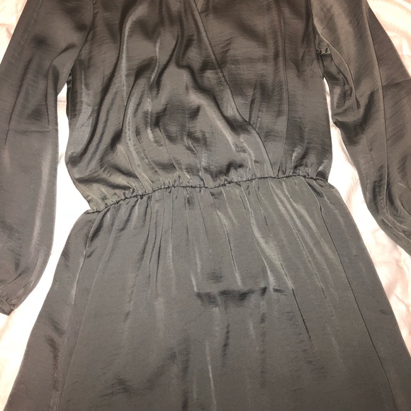 SILKY OLIVE GREEN DRESS! Forever 21 - Picture 2 of 4